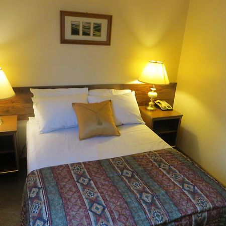 Siesta Motel Olds Bilik gambar
